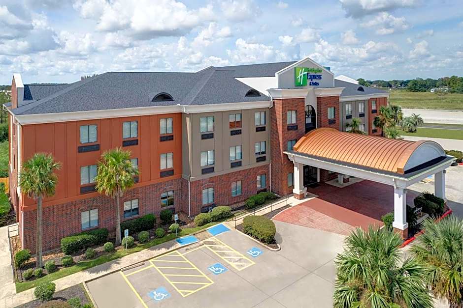 Holiday Inn Express Hotel & Suites Winnie By IHG