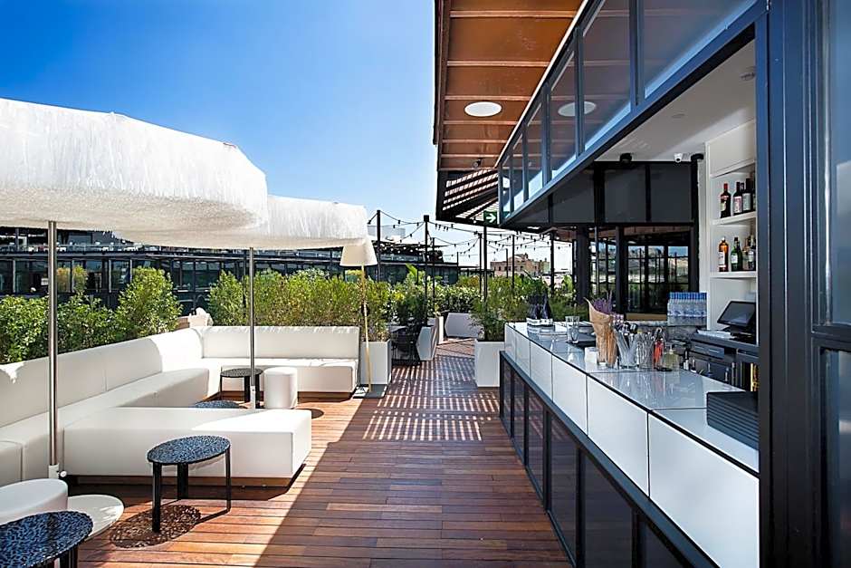 Monument Hotel