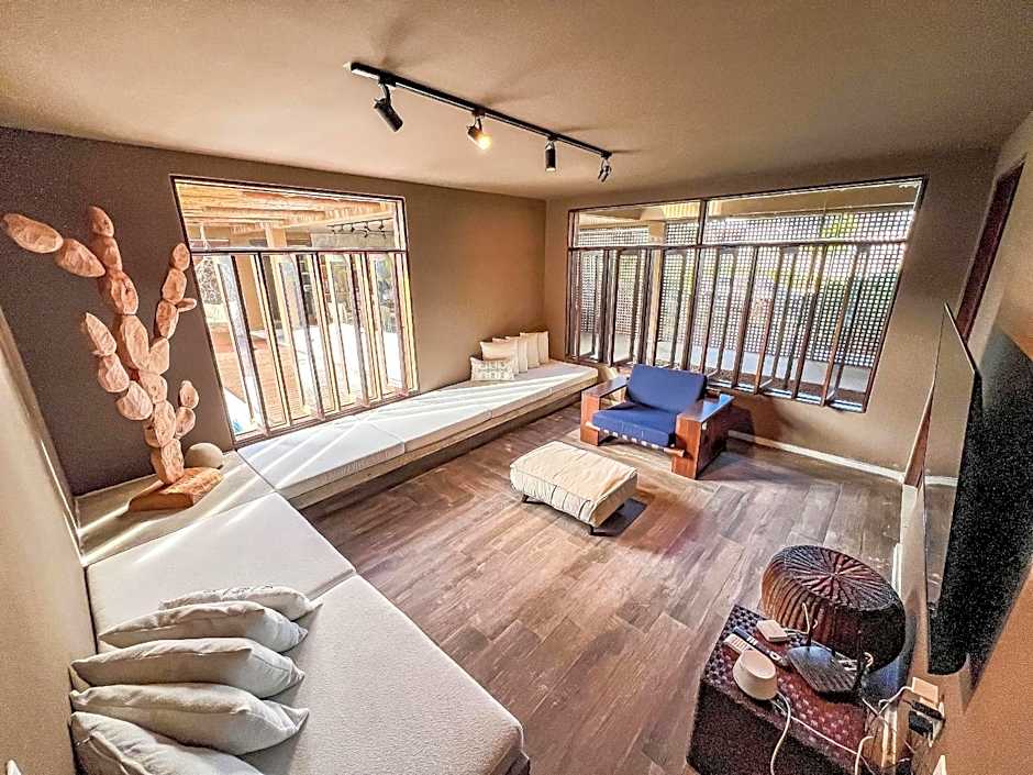 Casa com Ofurô, Piscina Aquecida e Cozinheira