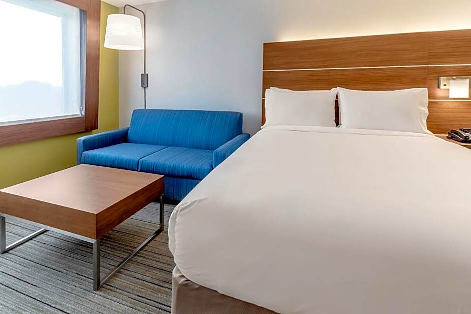 Holiday Inn Express & Suites Milwaukee - West Allis By IHG