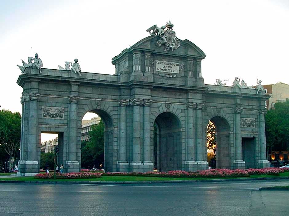 Hotel Zentral Castellana Norte