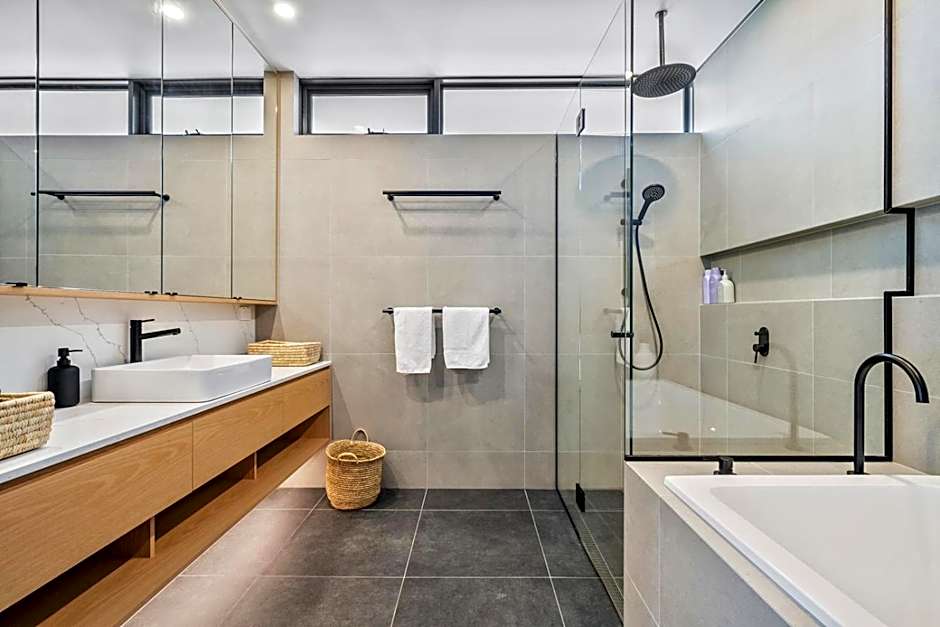 Award-winning beachfront luxury in Cremorne