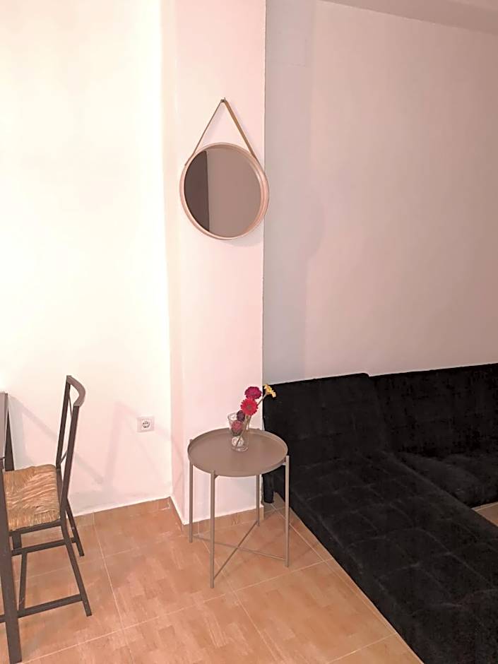 LIAM STUDIO IN SEVILLA CENTRIC