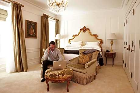 Three Bedroom Royal Suite with Three Bathrooms and View