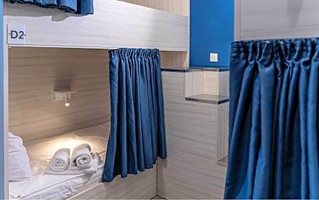 Bed in 6-Bed Mixed Dormitory Room
