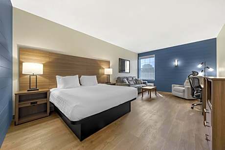 Best Western Plus Revere Inn And Suites