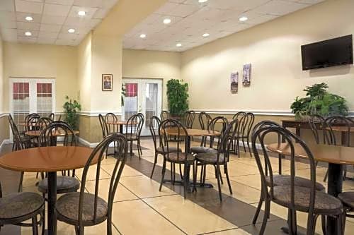 Days Inn by Wyndham Birmingham AL