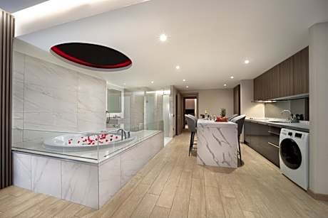King Suite with Spa Bath