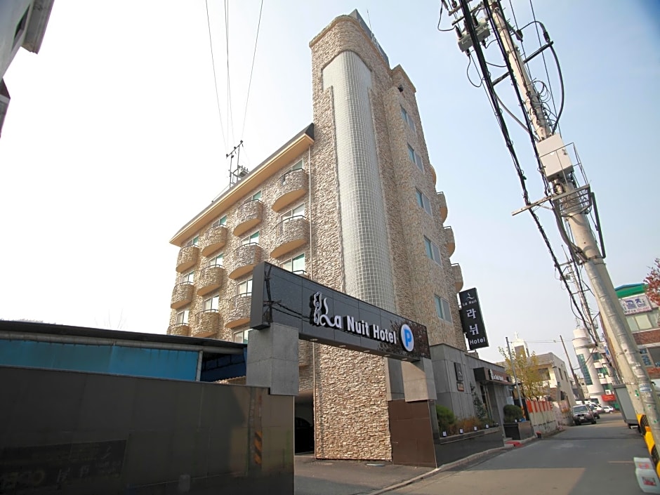 Goodstay Lanuit Hotel