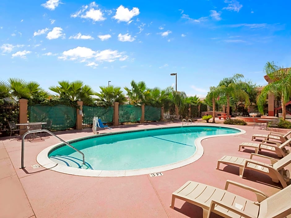 Super 8 By Wyndham Indio