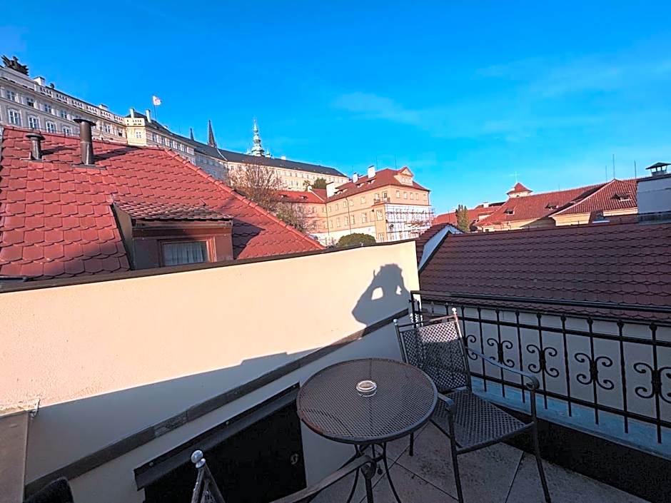 The Golden Wheel Boutique Hotel