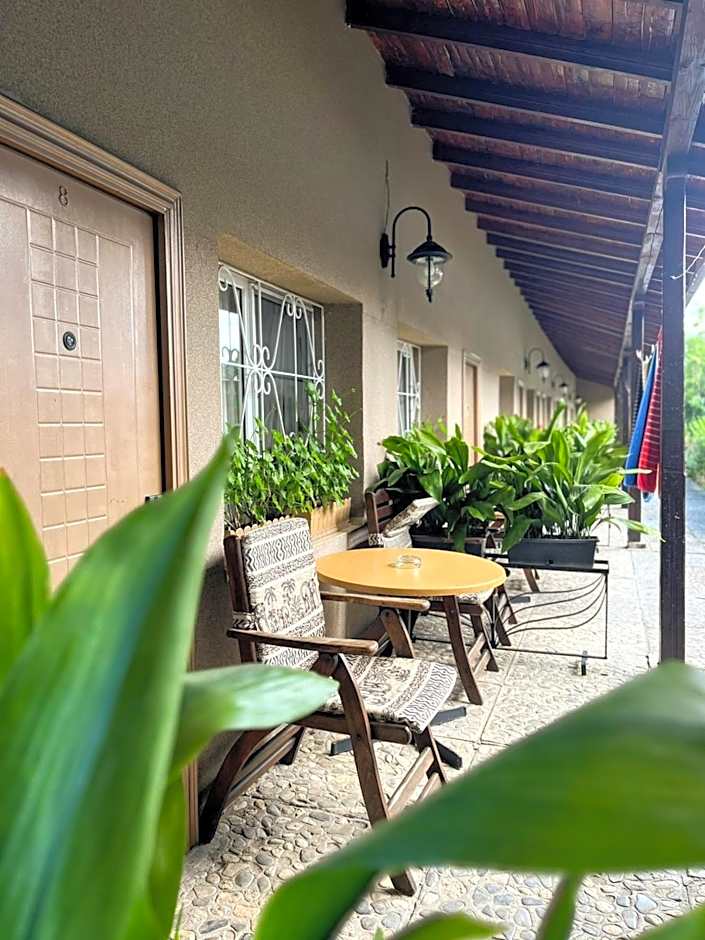 Lotus Family Hotel - Free Parking