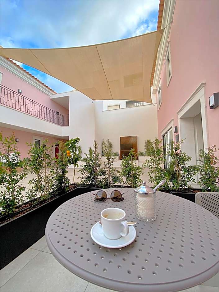 Cardeal Suites & Apartments