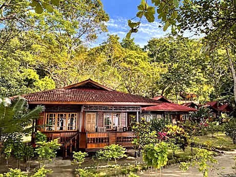 Pulisan Resort