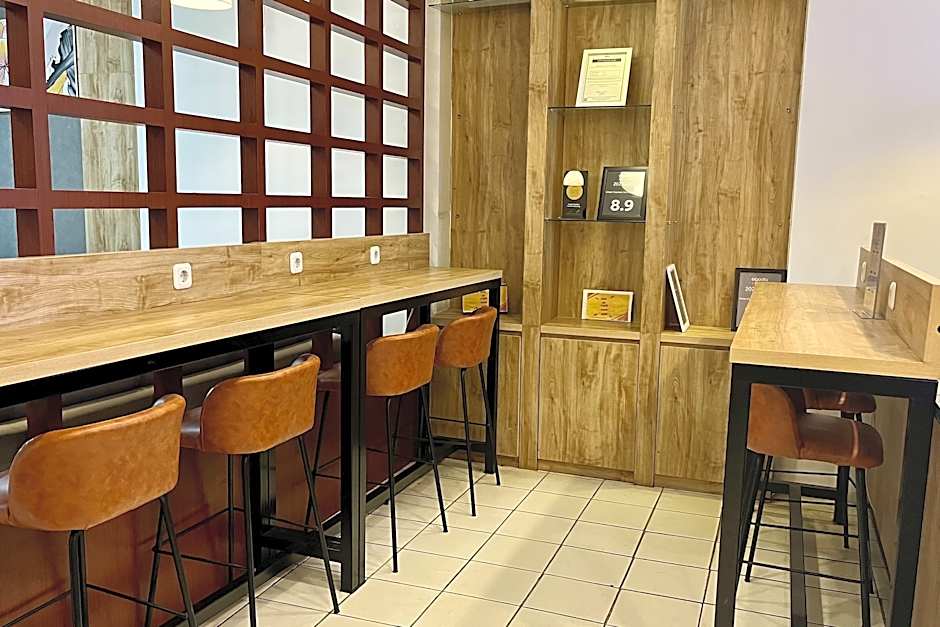 Urban Hotel Serpong by Zuzu