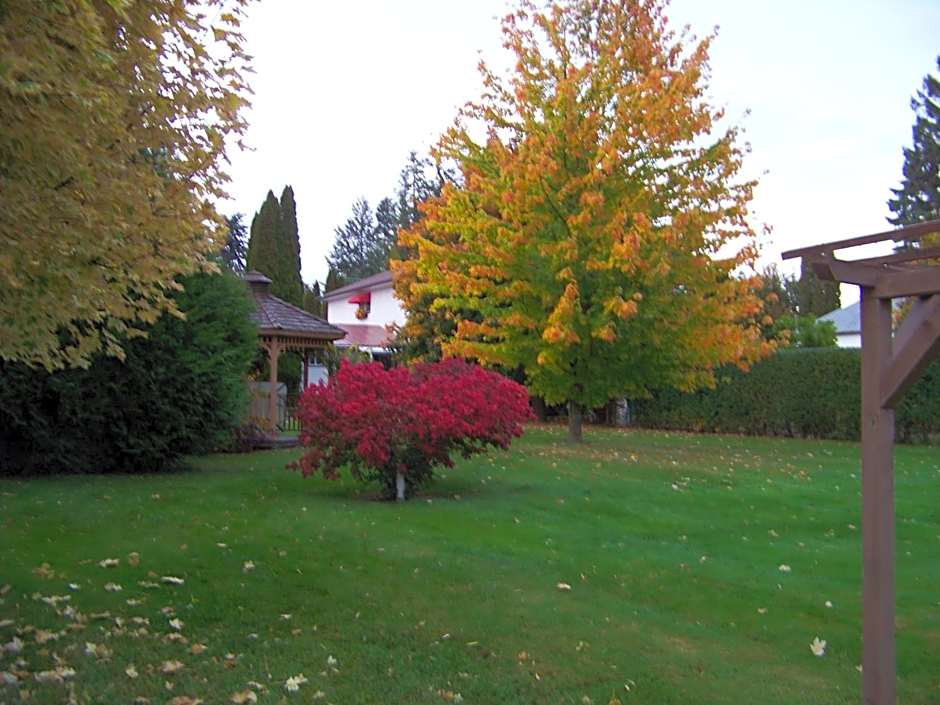 Bavarian Orchard Motel