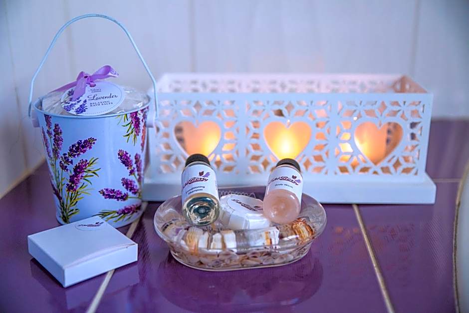 TshiBerry Bed & Breakfast