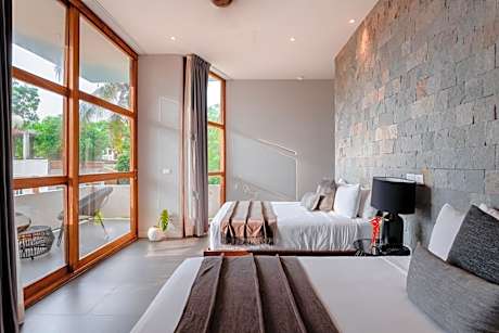 Deluxe Queen Suite