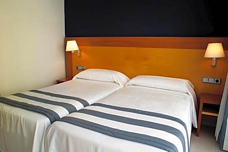 Basic Twin Room Without Balcony