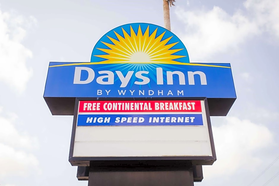 Days Inn by Wyndham Rosenberg