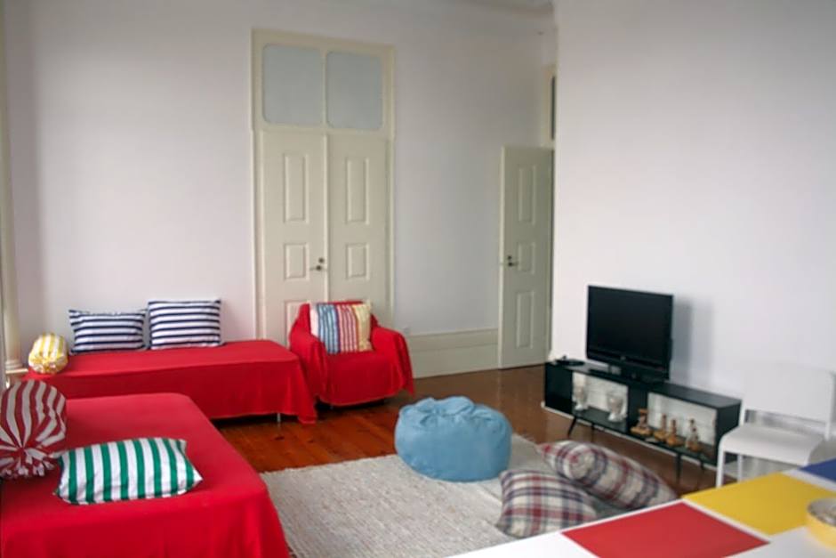 Hostel 402