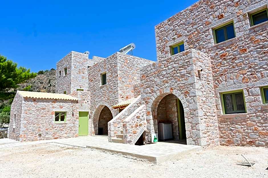 Arapis Rooms & Suites