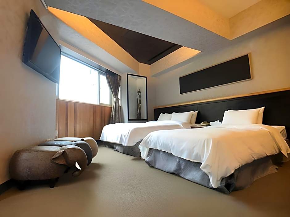 CHECK inn Express Taichung Fengchia