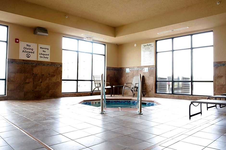 Holiday Inn Express and Suites Urbandale Des Moines By IHG