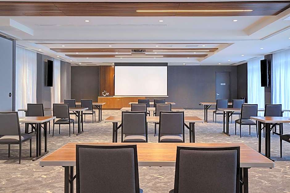 Hampton Inn By Hilton Montreal Downtown, Qc