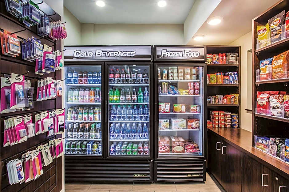 La Quinta Inn & Suites by Wyndham Evansville