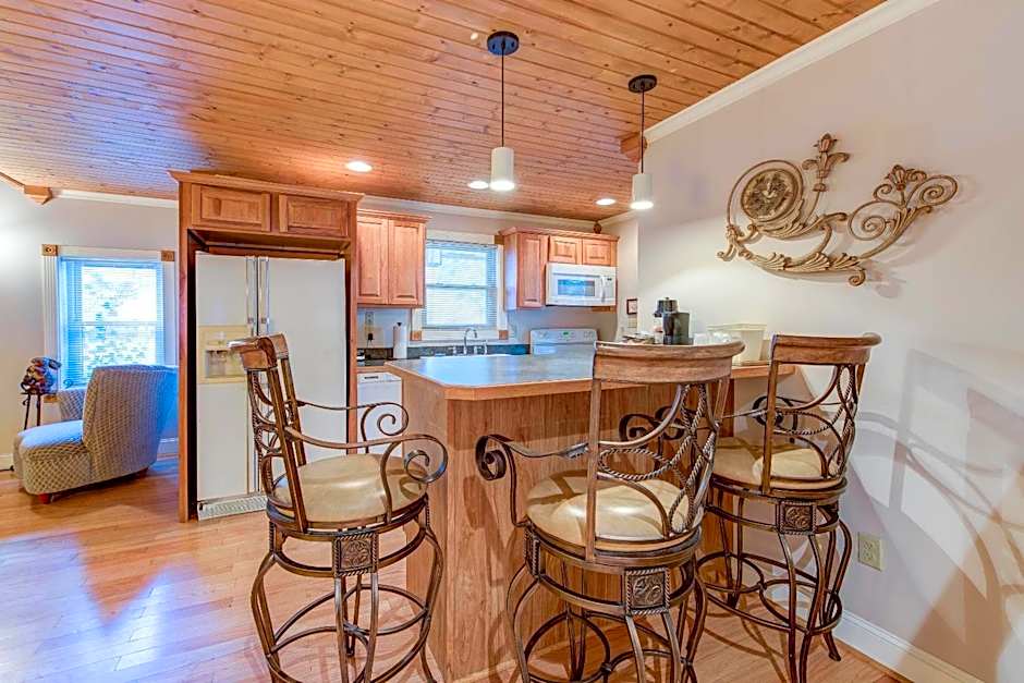 Quality Inn Creekside - Downtown Gatlinburg