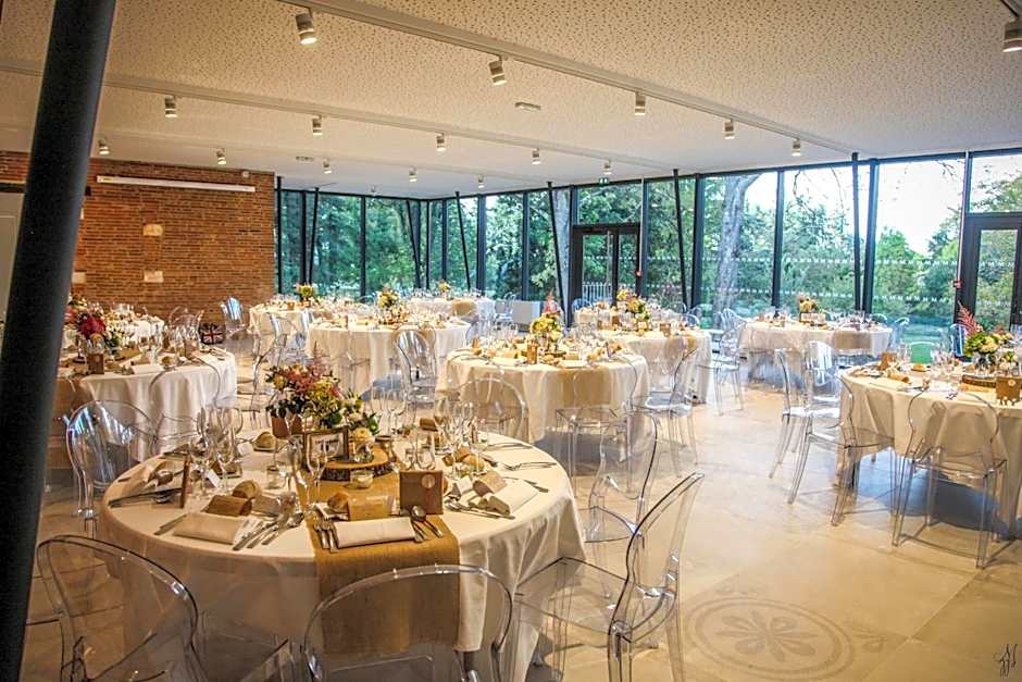Le Domaine de Montjoie  BW Premier Collection