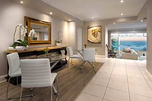Hermanus Beachfront Lodge