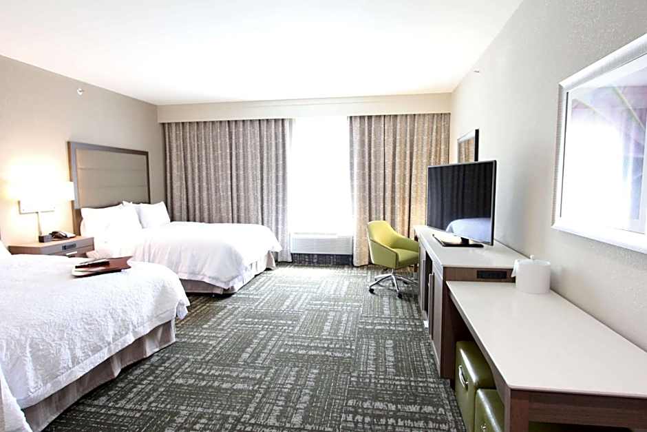 Hampton Inn By Hilton & Suites Dallas Market Center