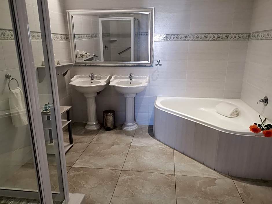Misty Waves Boutique Hotel