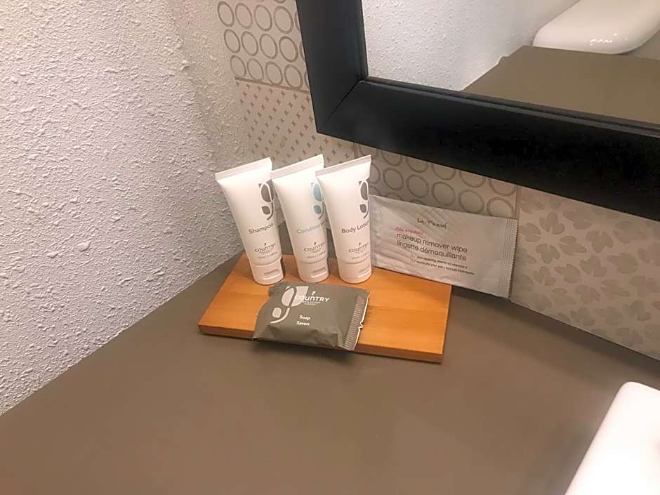 Country Inn & Suites by Radisson, Milwaukee Airport, WI