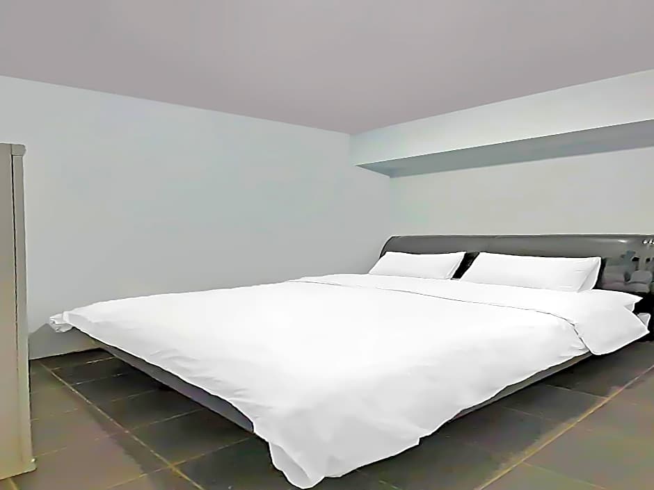 SPOT ON 92236 Kediri Family Homestay