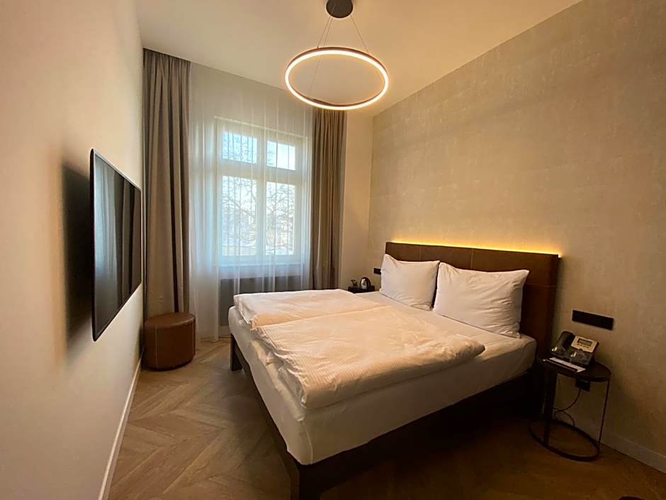 Photo 1 of 20 of 1 Double Bed or 2 Beds