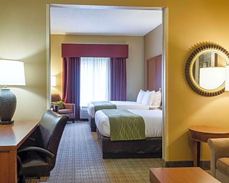 Queen Suite with Two Queen Beds - Non-Smoking