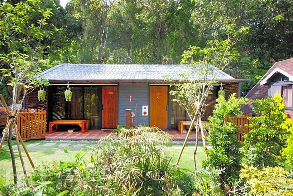 Yue Lake Backpackers