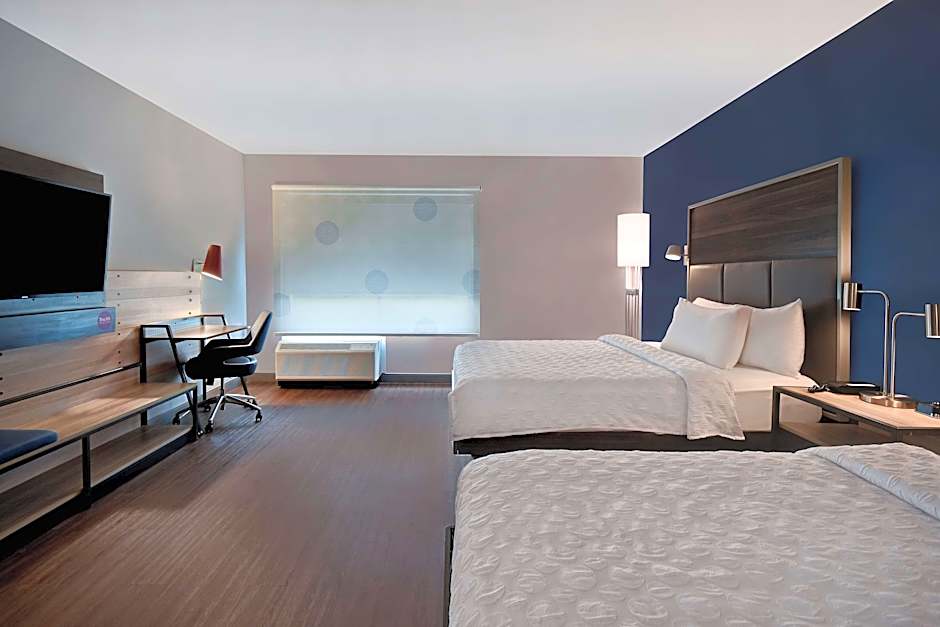 Photo 1 of 3 of 2 Queen Beds, Mobility Accessible, Bathtub