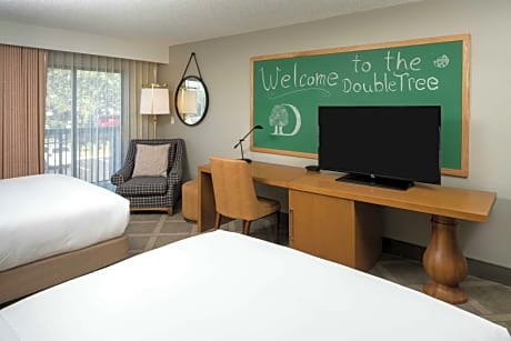 Queen Room with Two Queen Beds - Hearing Access