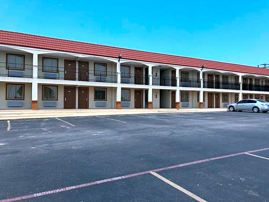 Days Inn by Wyndham Gainesville