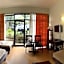 3 Pax Charming Foggy Cold Breeze, Cozy Gardenville Hotel