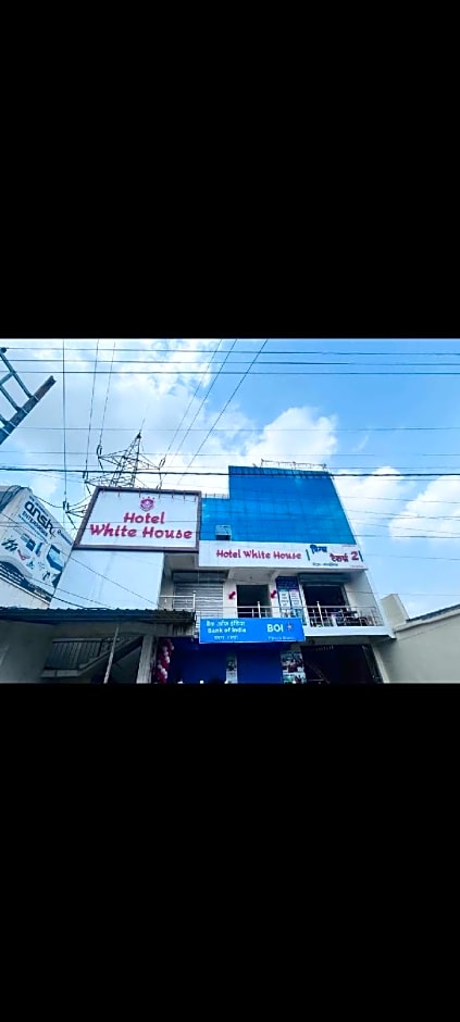 Super Hotel O White House