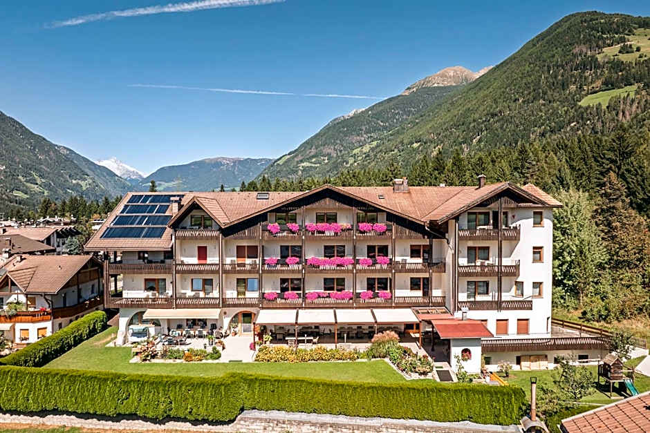 Photo 1 of 50 of Aparthotel Panorama