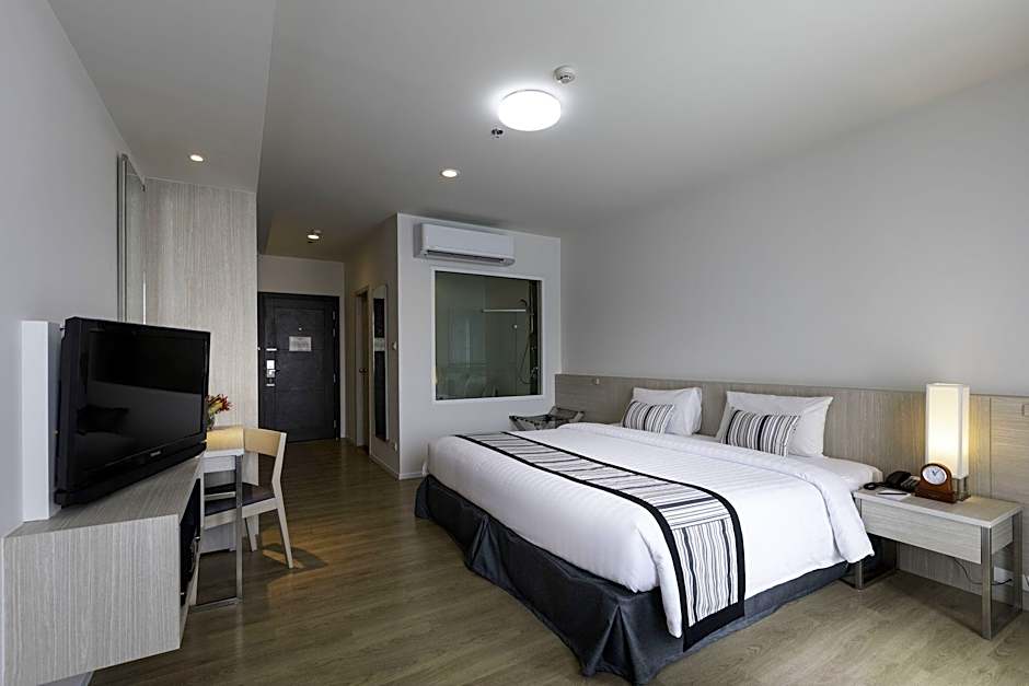 Classic Kameo Hotel & Services Apartment