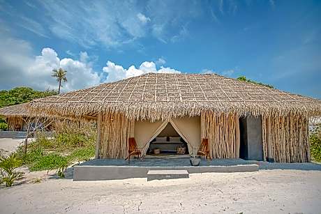 Seafront Deluxe Tent