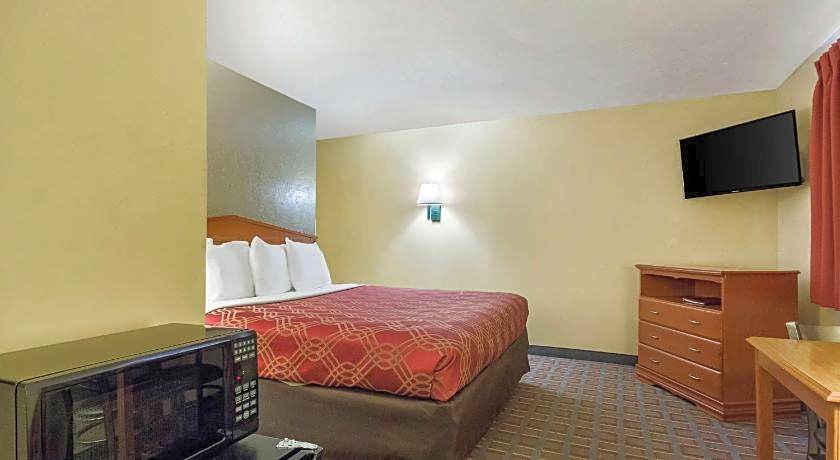 Econo Lodge Lansing - Leavenworth