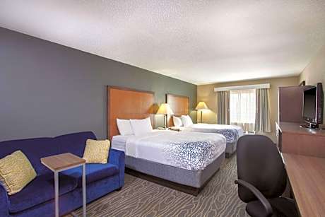 Deluxe Queen Room with Two Queen Beds - Non-Smoking